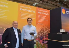 Thomas Bauer is busy selling new greenhouses in Germany for Bosman Van Zaal, while Wouter Verhoef showed us the impressive facility of GrowUp via 3D-glasses.